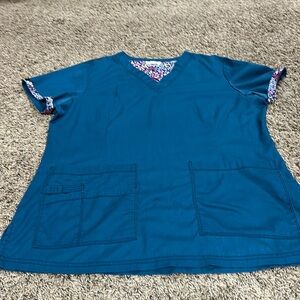 Women’s scrub top